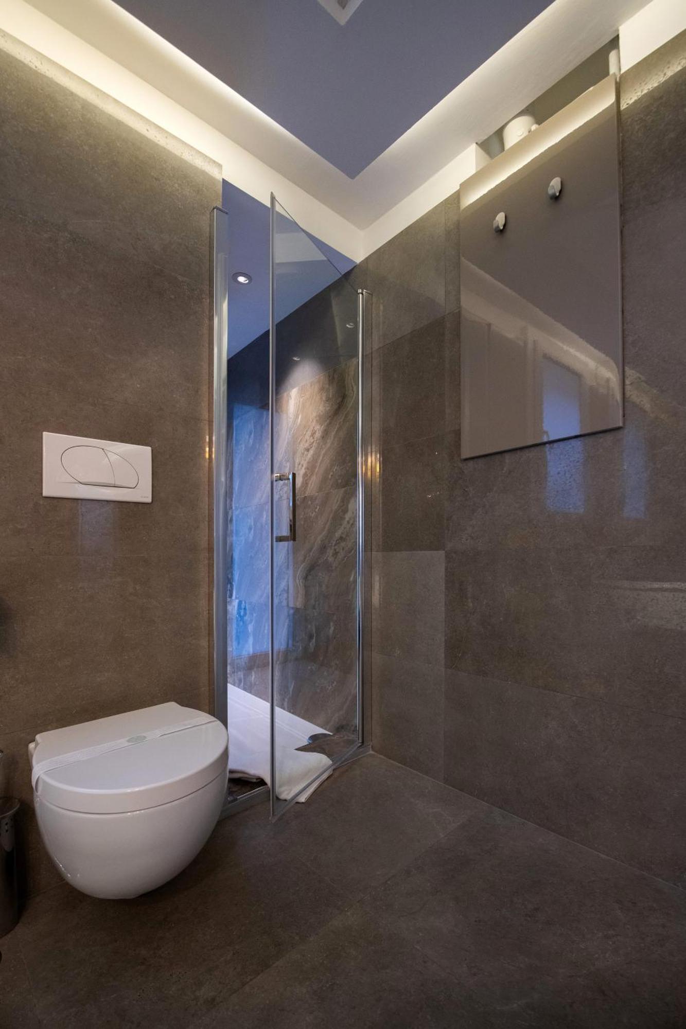 Colosseum Flat Dark Ferienhaus Rom